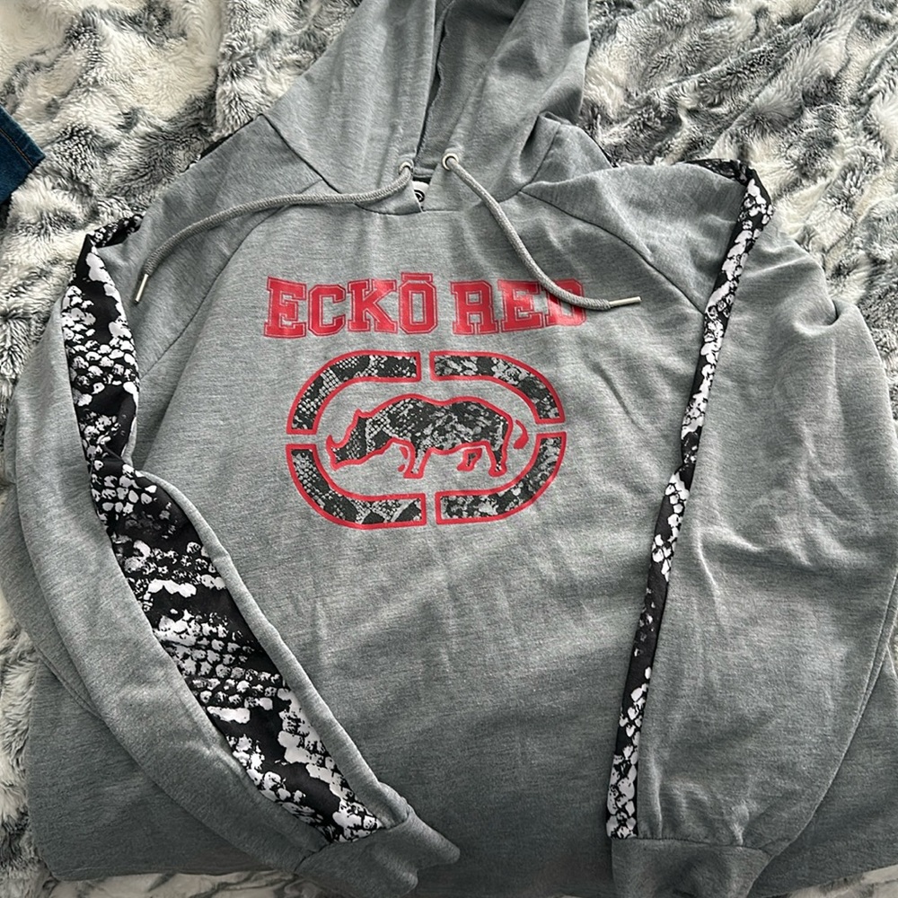 eckō red hoodie
